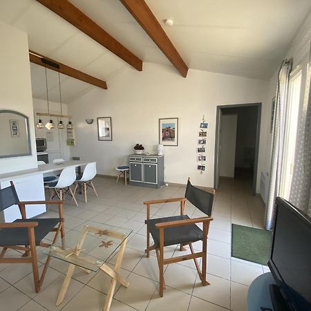Maison Cosy Avec Piscine Partagee Le Château-dʼOléron Exteriör bild