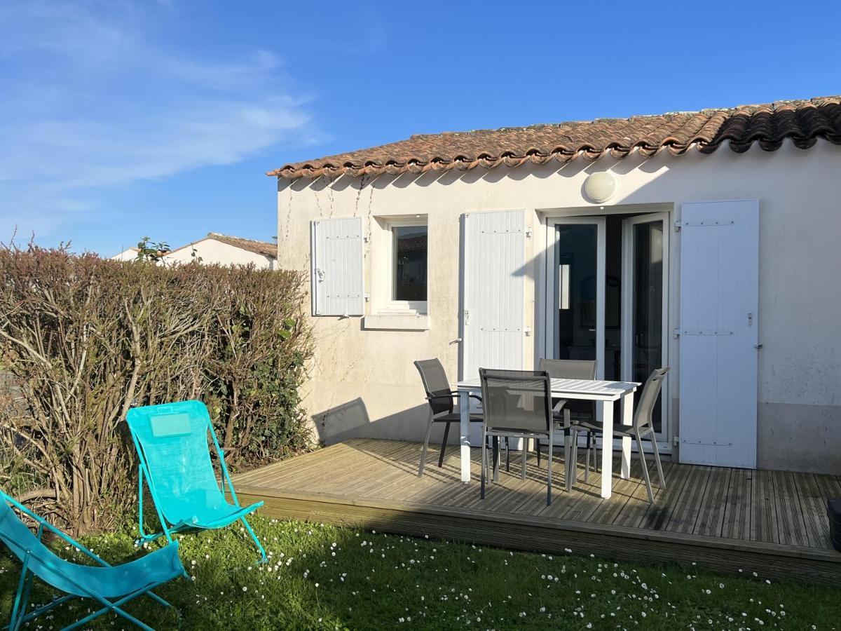 Maison Cosy Avec Piscine Partagee Le Château-dʼOléron Exteriör bild