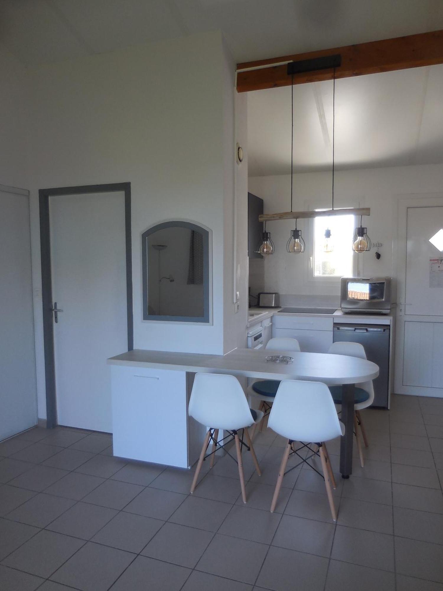 Maison Cosy Avec Piscine Partagee Le Château-dʼOléron Exteriör bild